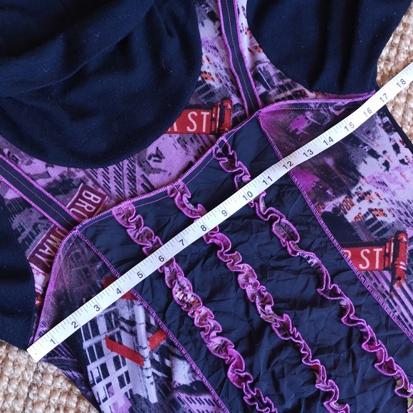 Chagall asymmetric hem tunic - Picture 9 of 10